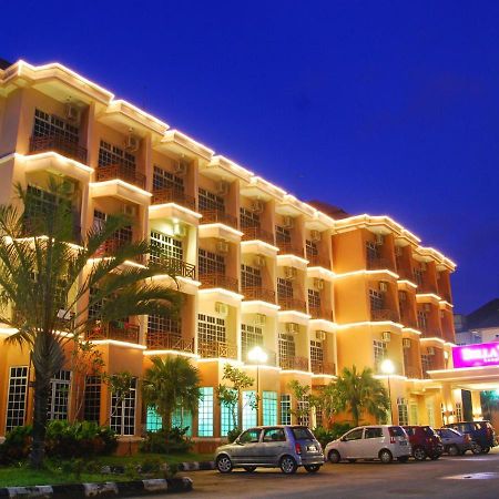 Bella Vista Express Hotel Pantai Cenang  Dış mekan fotoğraf