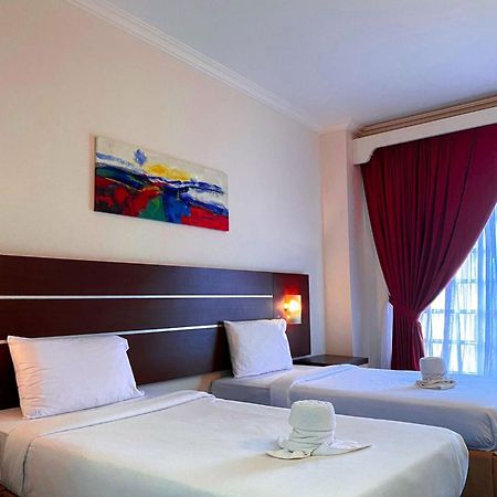 Bella Vista Express Hotel Pantai Cenang  Dış mekan fotoğraf