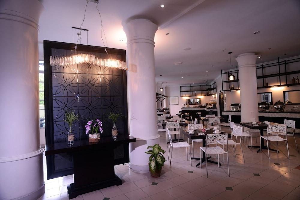 Bella Vista Express Hotel Pantai Cenang  Dış mekan fotoğraf